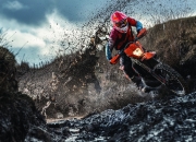 开云APP-铁血与荣耀，马竞争冠战秘鲁元素闪光，莱万西决生死战定江山