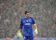 开云体育视频直播-鏖战密尔沃基，德罗赞的完美交响曲