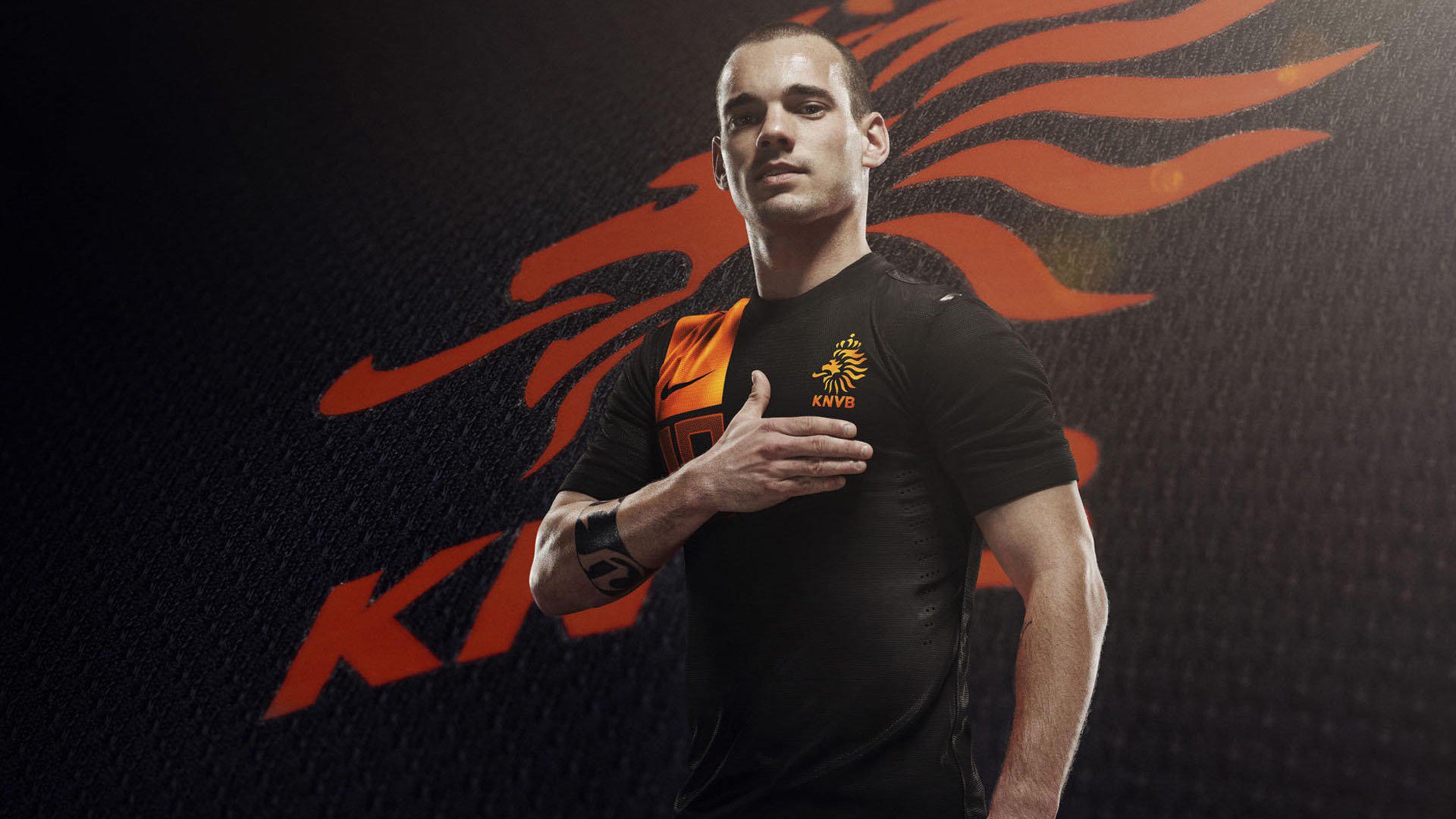 欧冠淘汰赛之夜，库里完成自我救赎，跨界时空的竞技诗篇