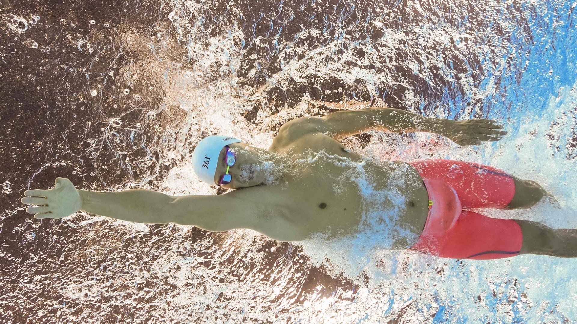 麦科勒姆独木成林，尼克斯碾压江苏诠释美式篮球暴力美学